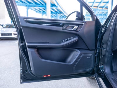 2024 Porsche Macan Base