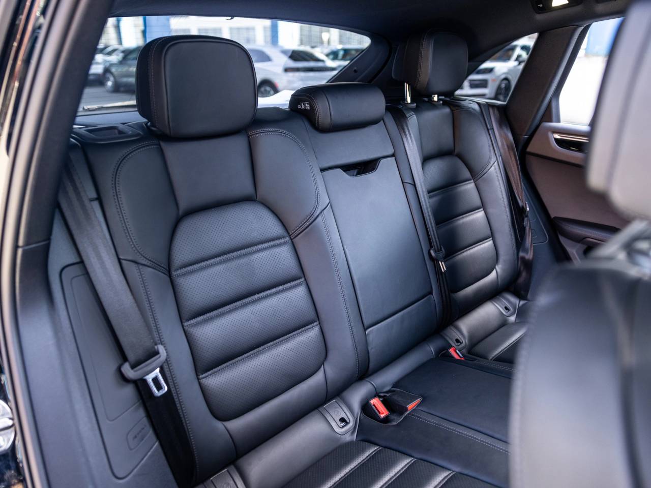 2024 Porsche Macan Base