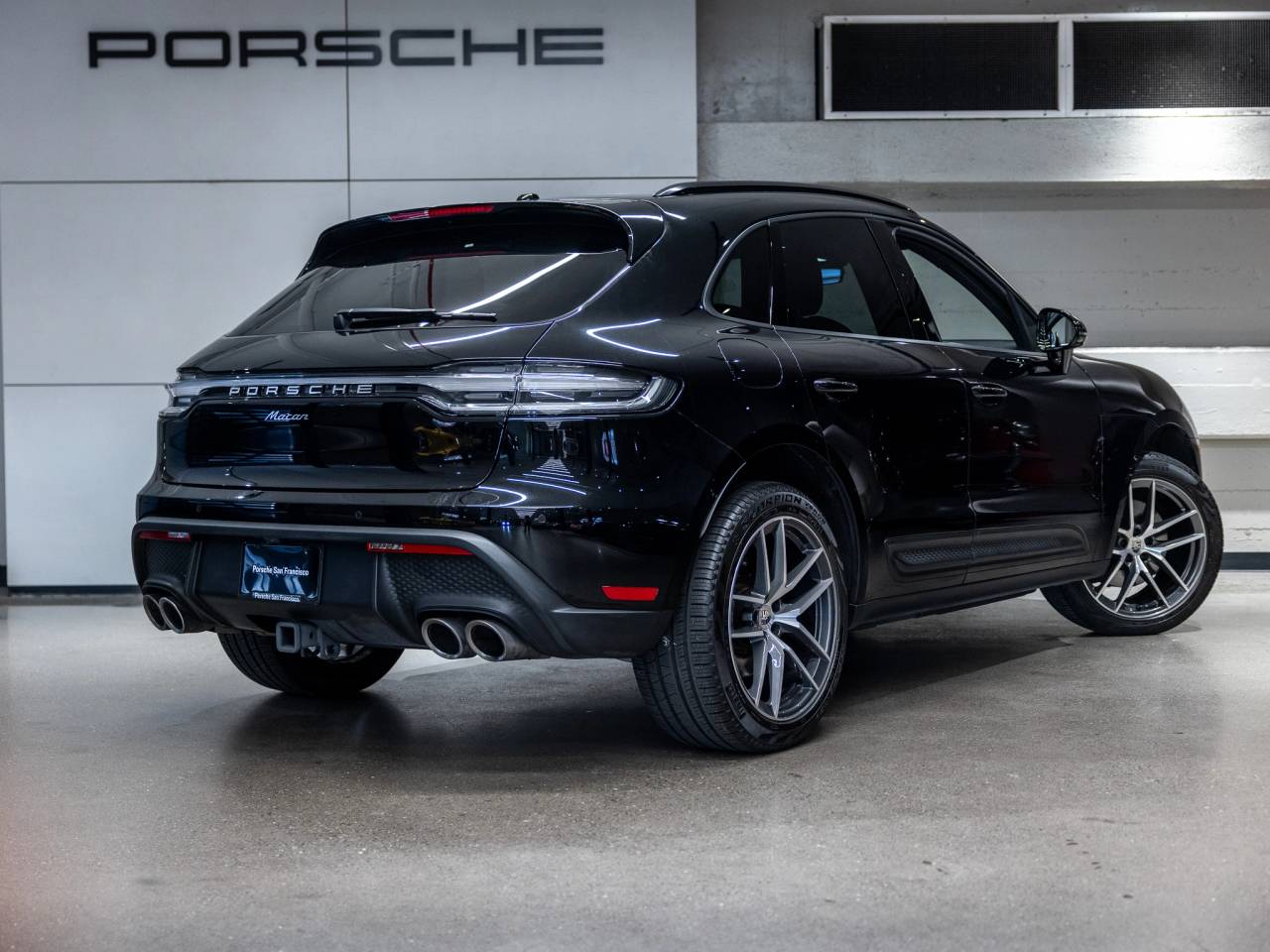 2024 Porsche Macan Base