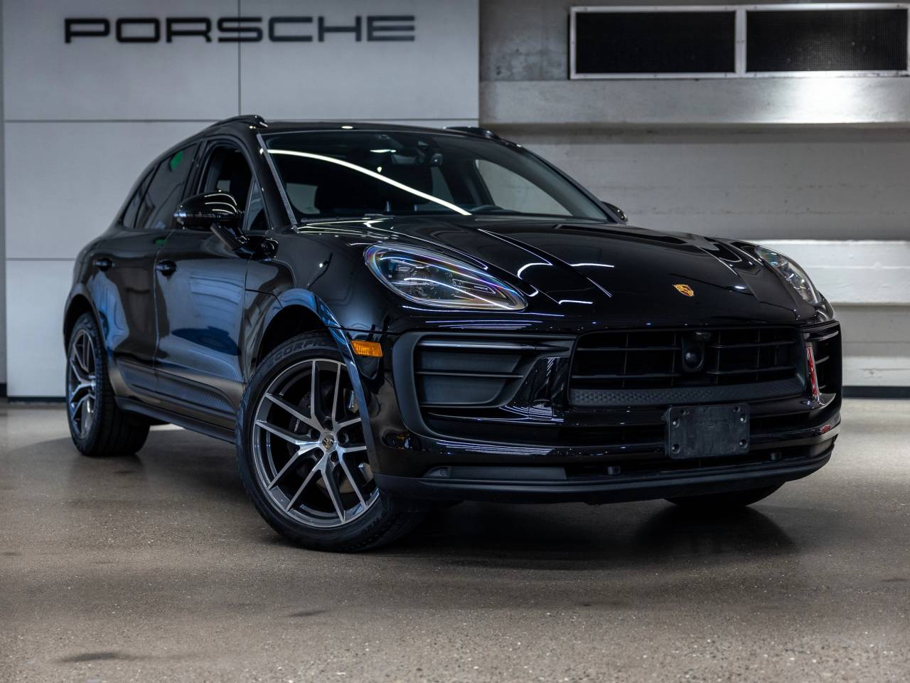 2024 Porsche Macan Base