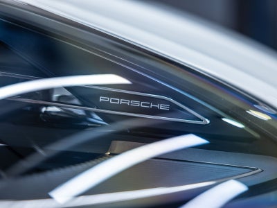 2025 Porsche Macan Base