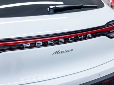 2025 Porsche Macan Base