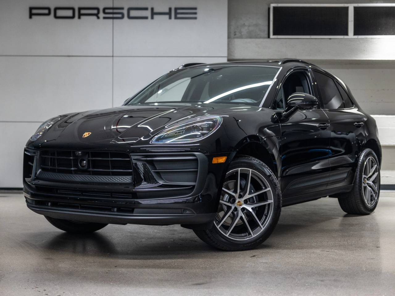 2026 Porsche Macan Base
