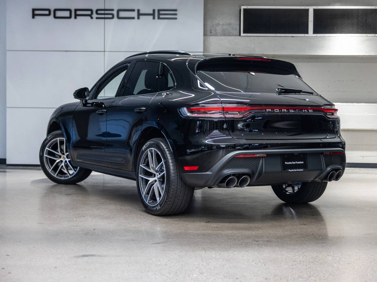 2026 Porsche Macan Base