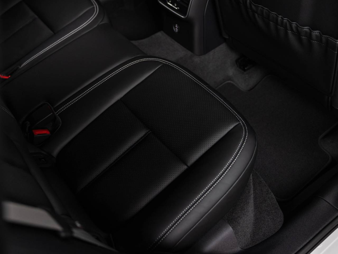 2026 Porsche Macan Macan T