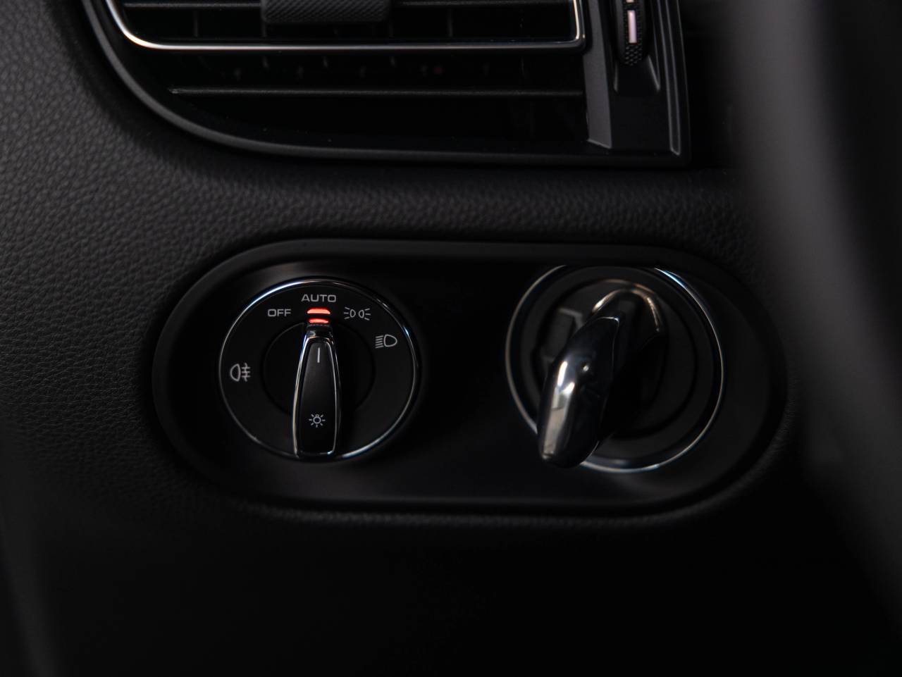 2026 Porsche Macan Macan T