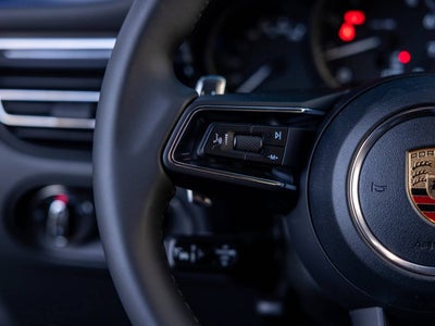 2026 Porsche Macan Macan