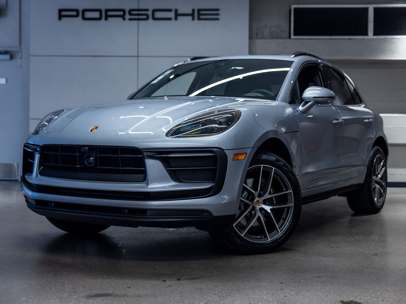 2026 Porsche Macan Base