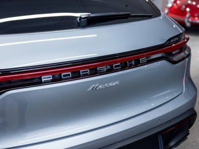 2026 Porsche Macan Base