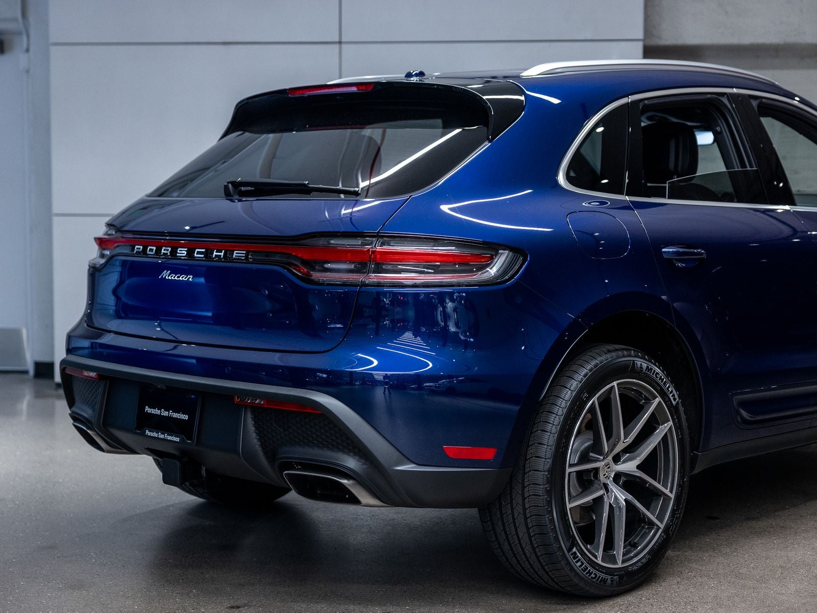 2026 Porsche Macan Base