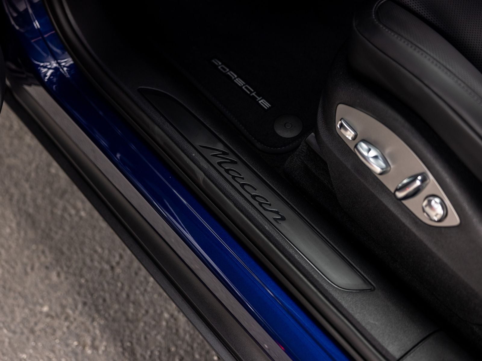 2026 Porsche Macan Base