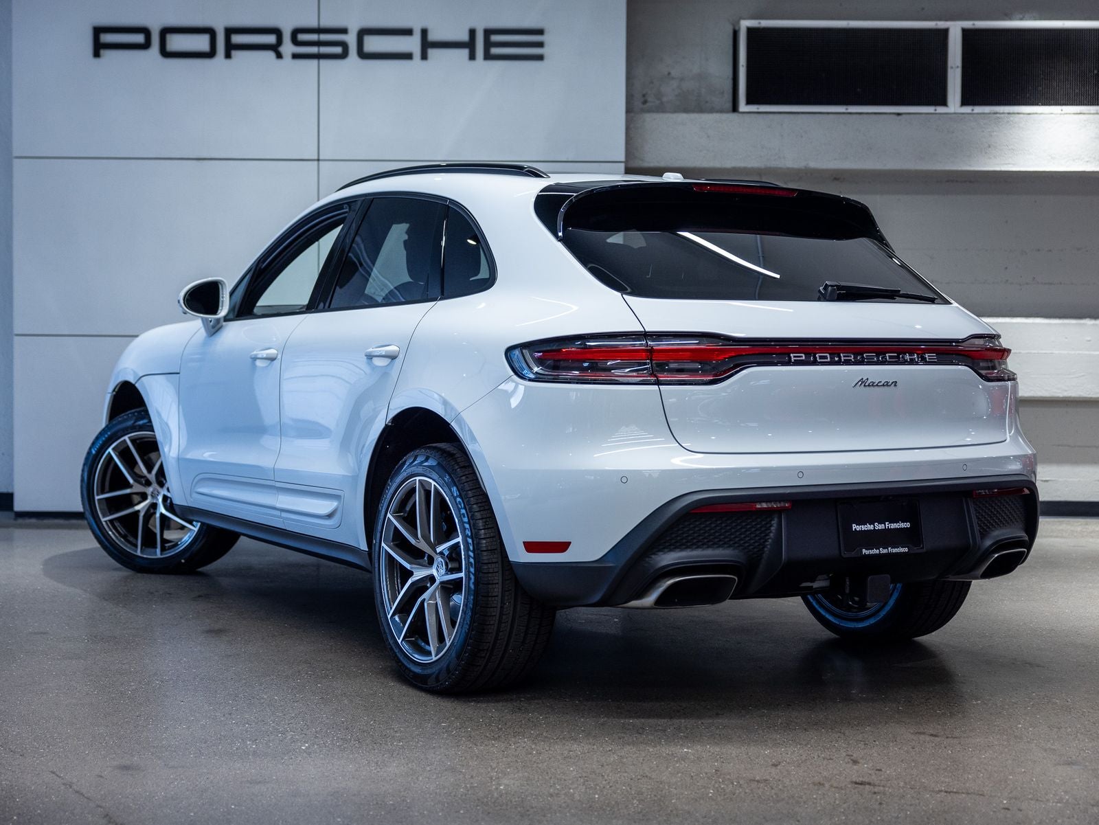 2026 Porsche Macan Base
