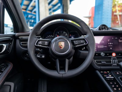 2026 Porsche Macan Base