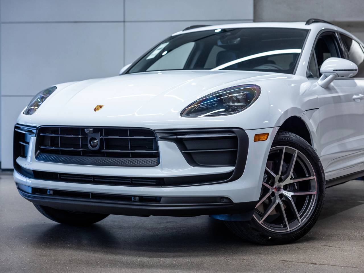 2026 Porsche Macan Base