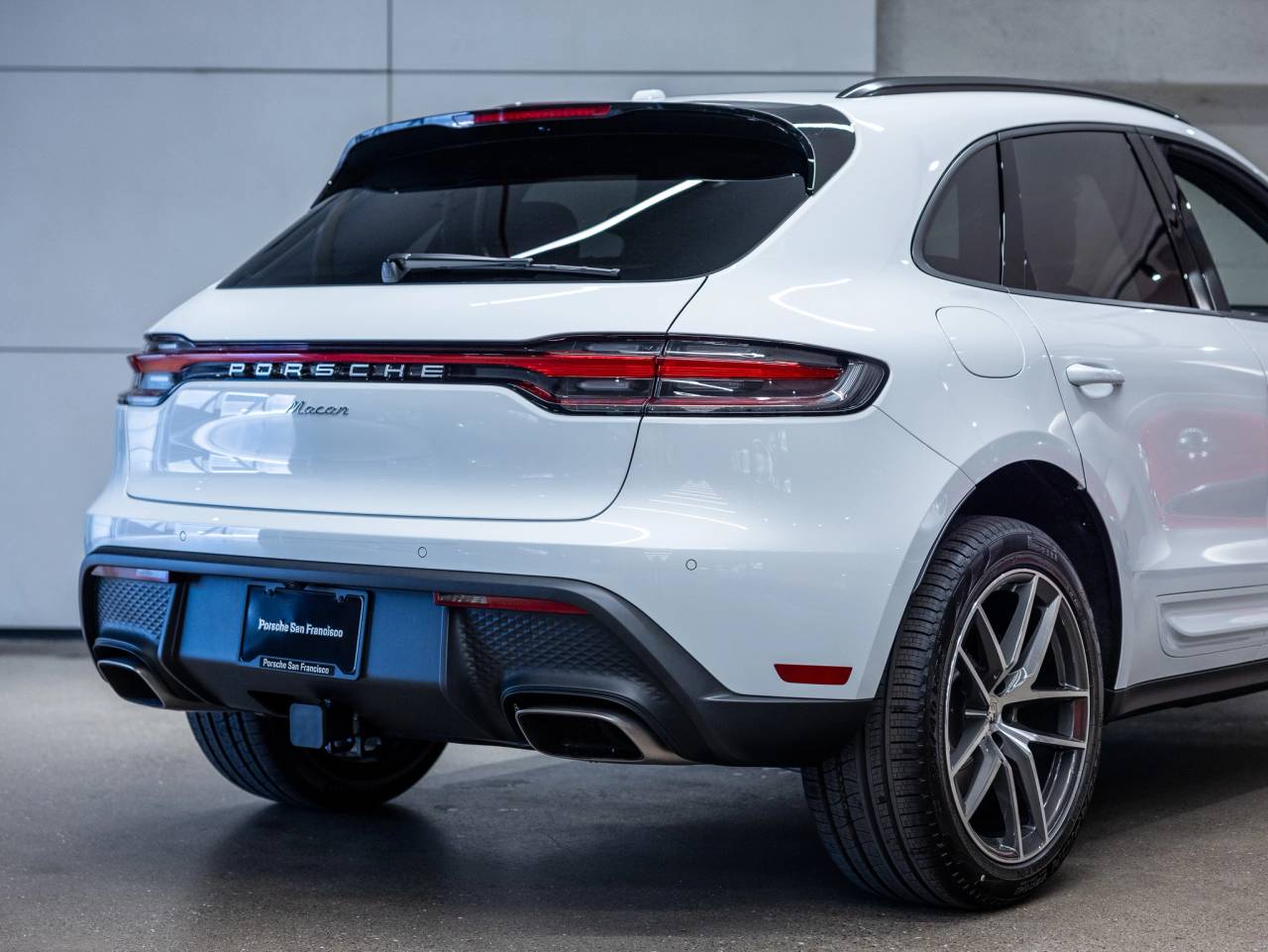 2026 Porsche Macan Base