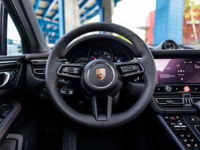 2026 Porsche Macan Base