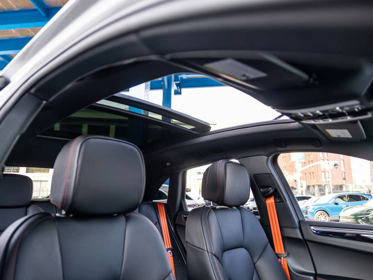 2026 Porsche Macan Base