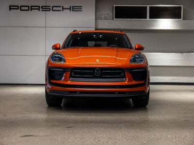 2025 Porsche Macan Base