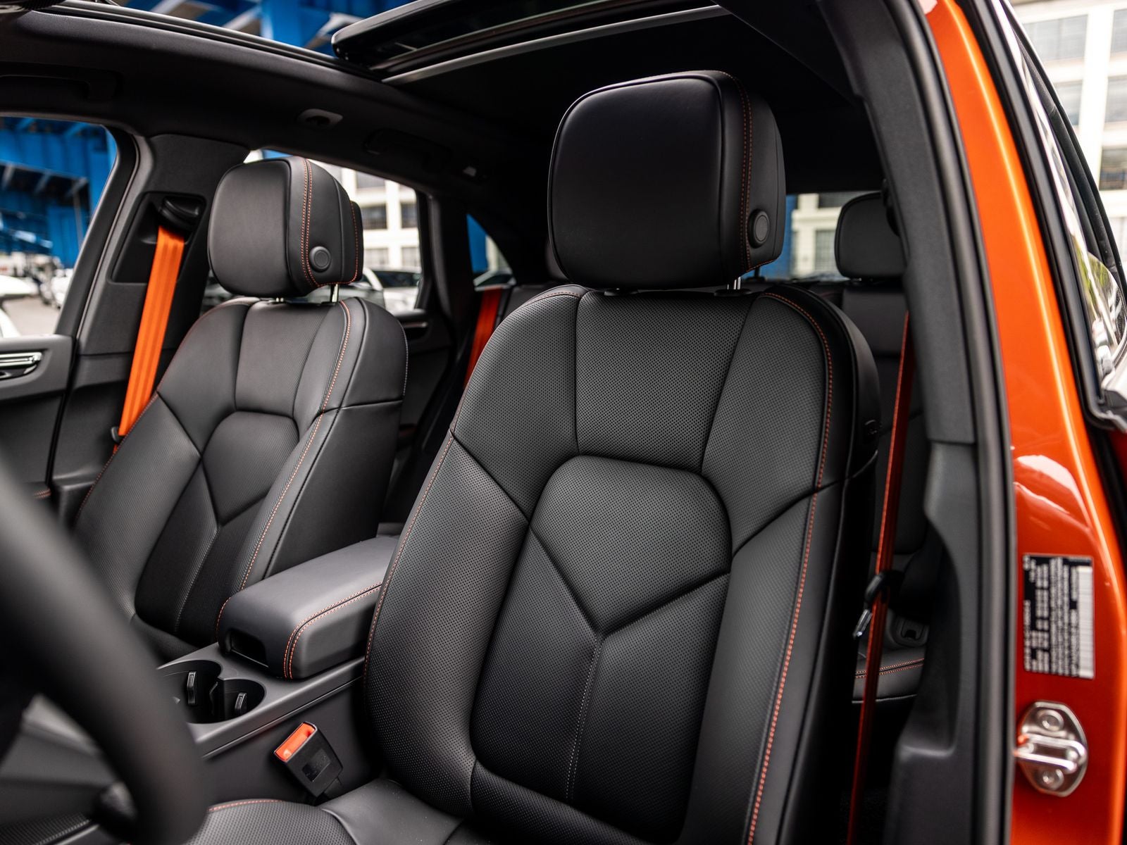 2025 Porsche Macan Base