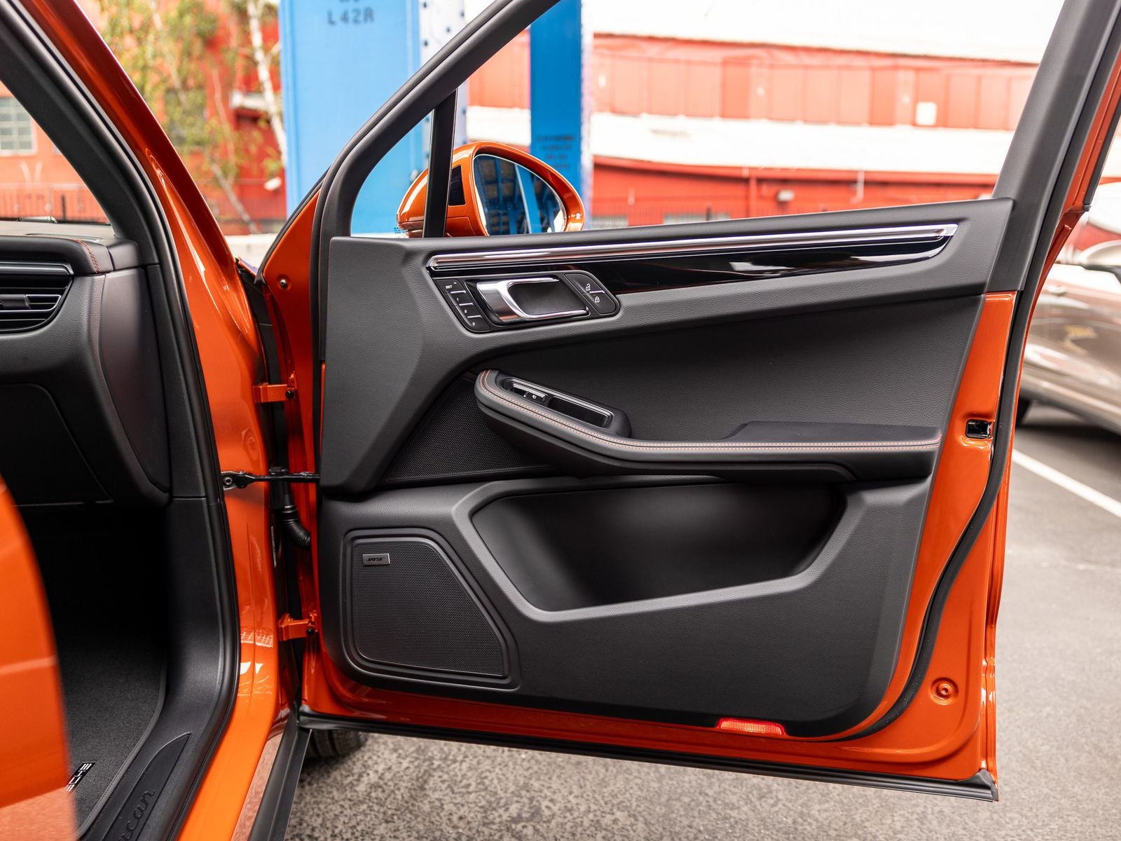 2025 Porsche Macan Base