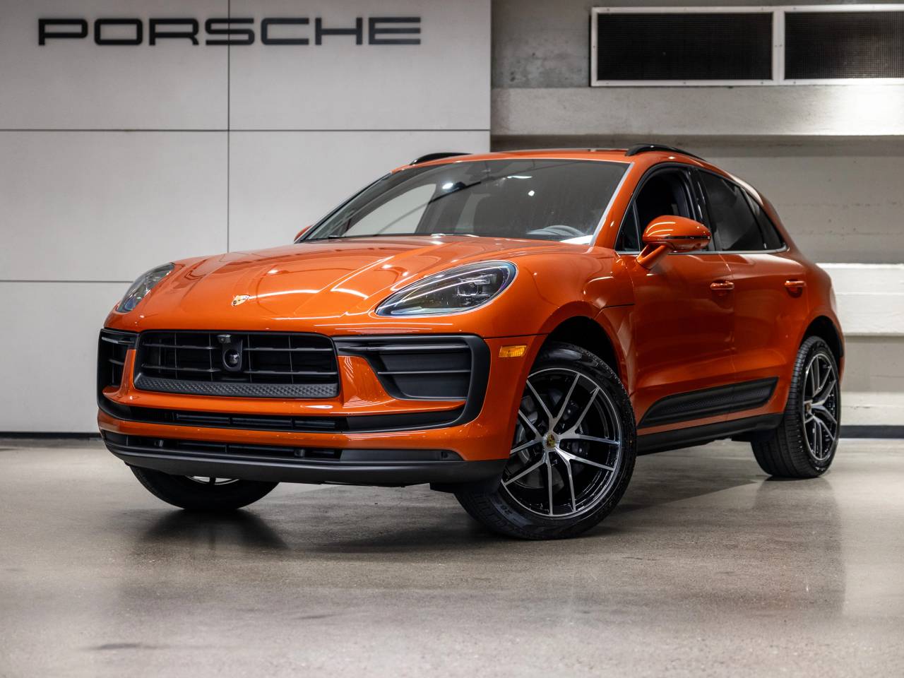2025 Porsche Macan Base