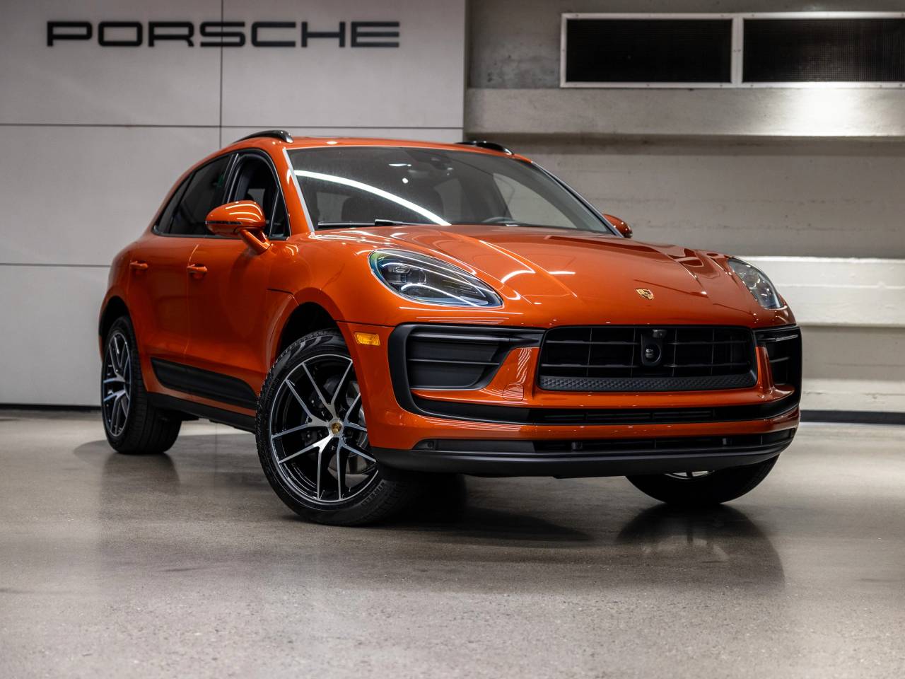 2025 Porsche Macan Base