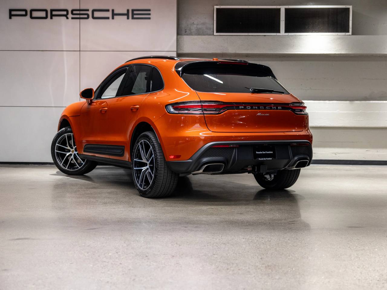2025 Porsche Macan Base