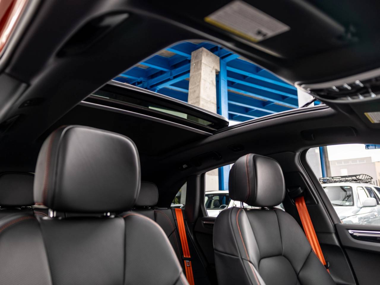 2025 Porsche Macan Base