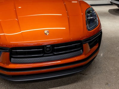 2025 Porsche Macan Base