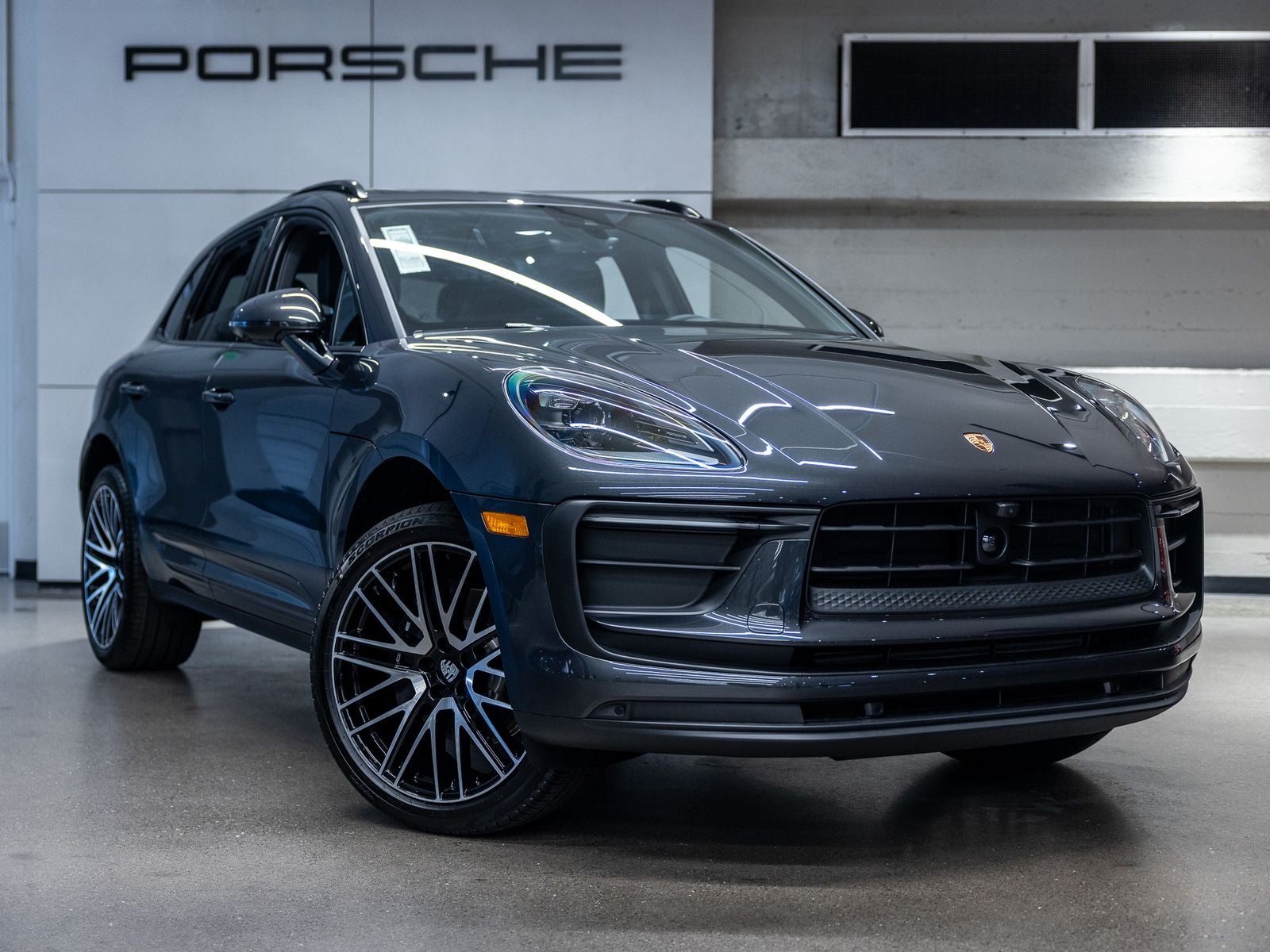 2026 Porsche Macan Base