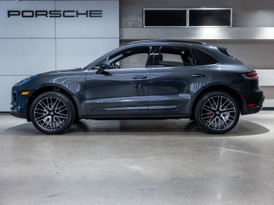 2026 Porsche Macan Base