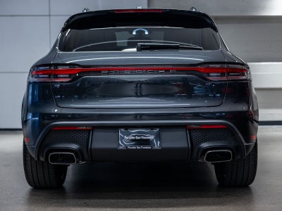 2026 Porsche Macan Base