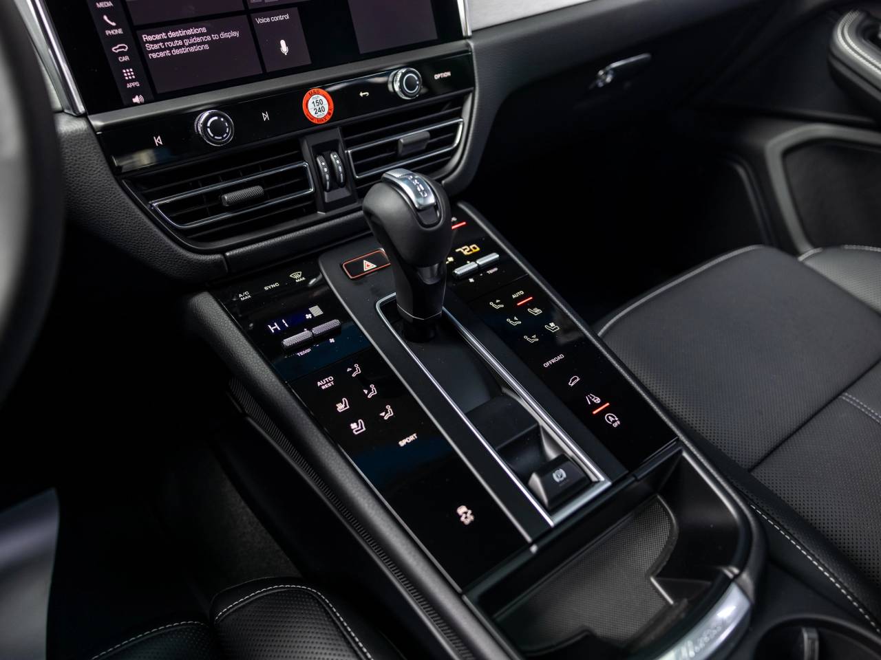 2026 Porsche Macan Base