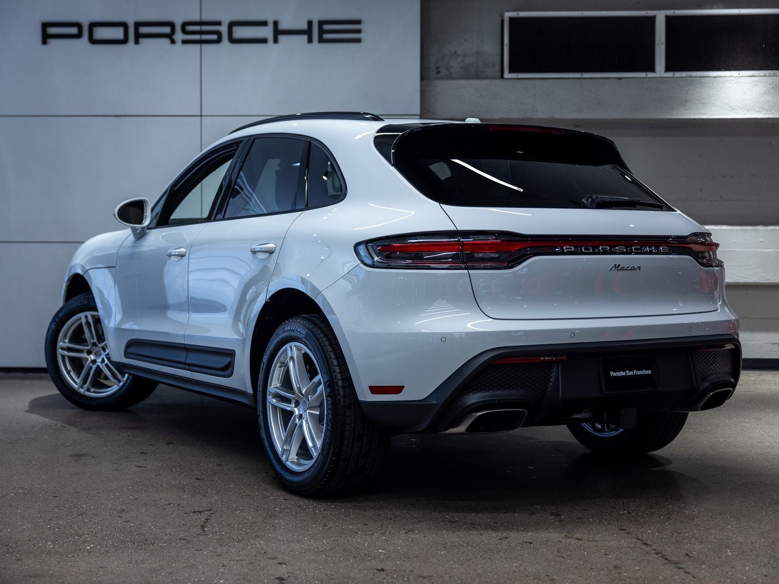 2026 Porsche Macan Base