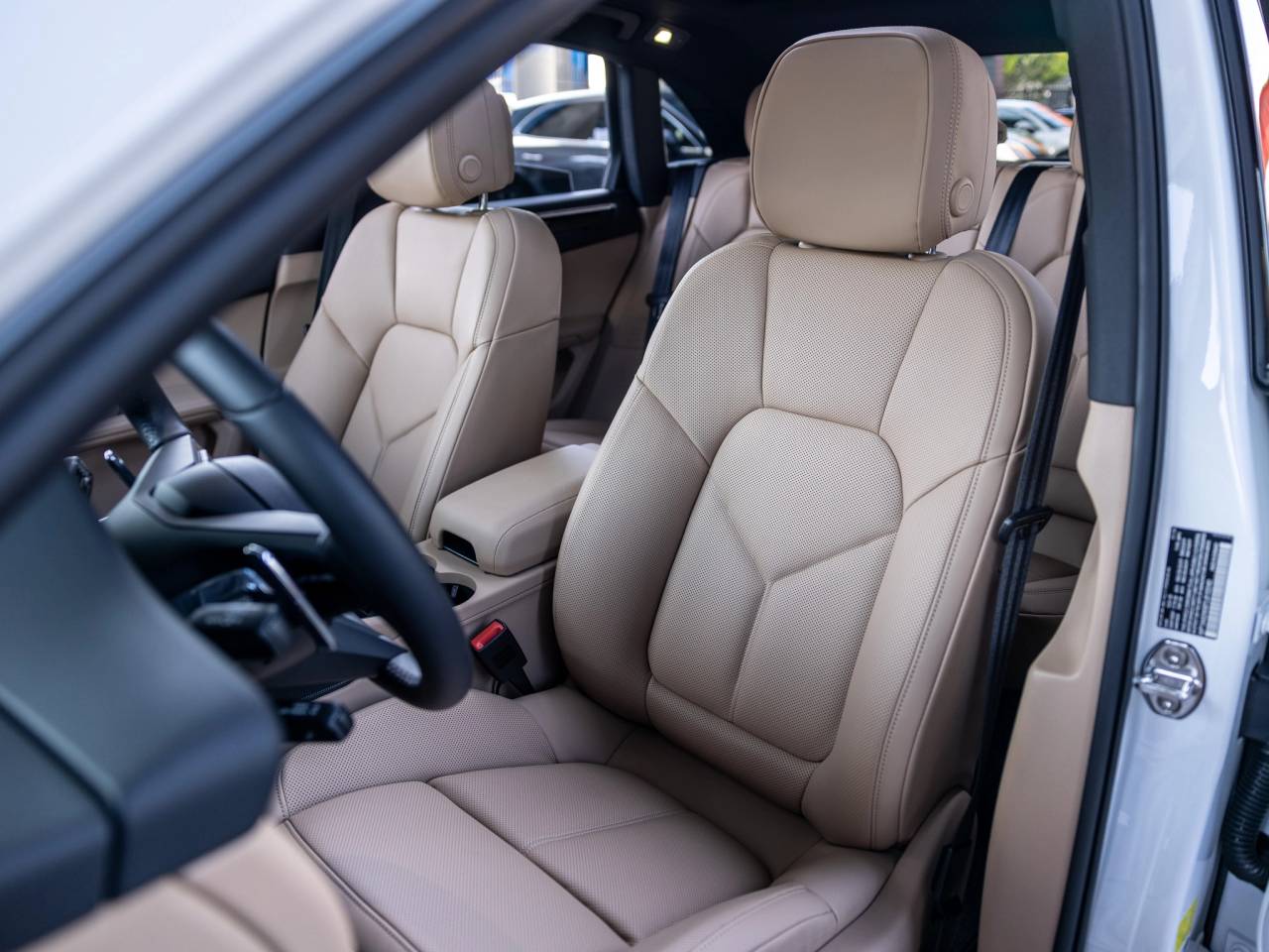 2026 Porsche Macan Base