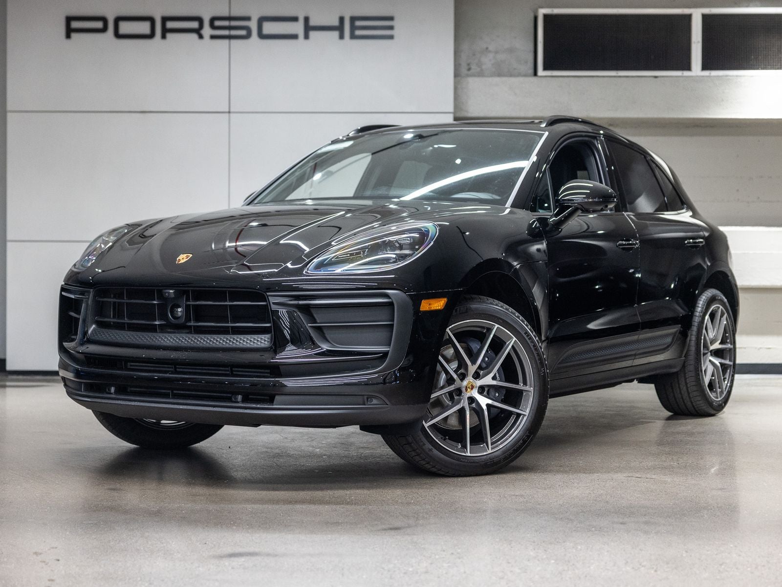 2026 Porsche Macan Base