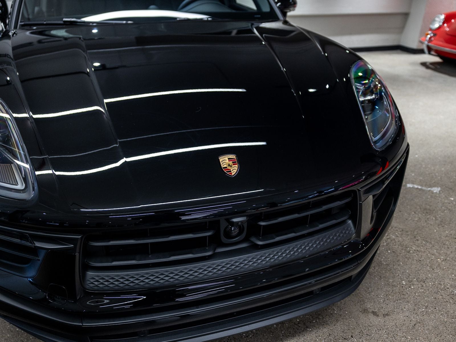 2026 Porsche Macan Base