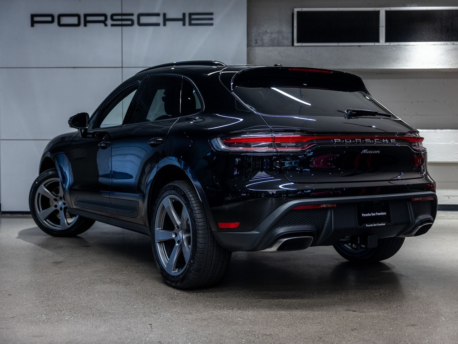 2026 Porsche Macan Base