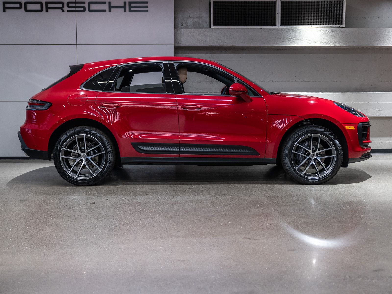 2026 Porsche Macan Base