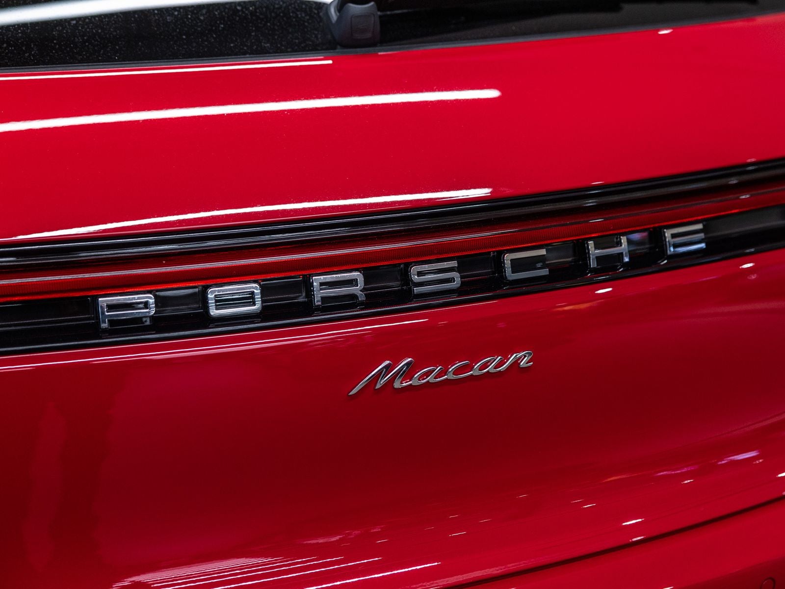 2026 Porsche Macan Base
