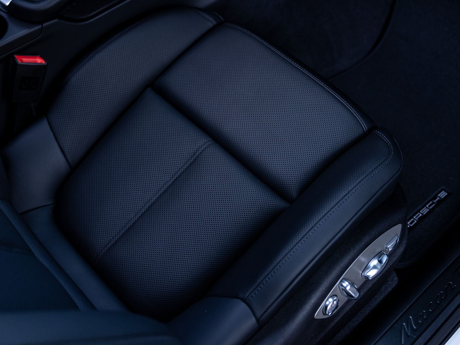 2026 Porsche Macan T