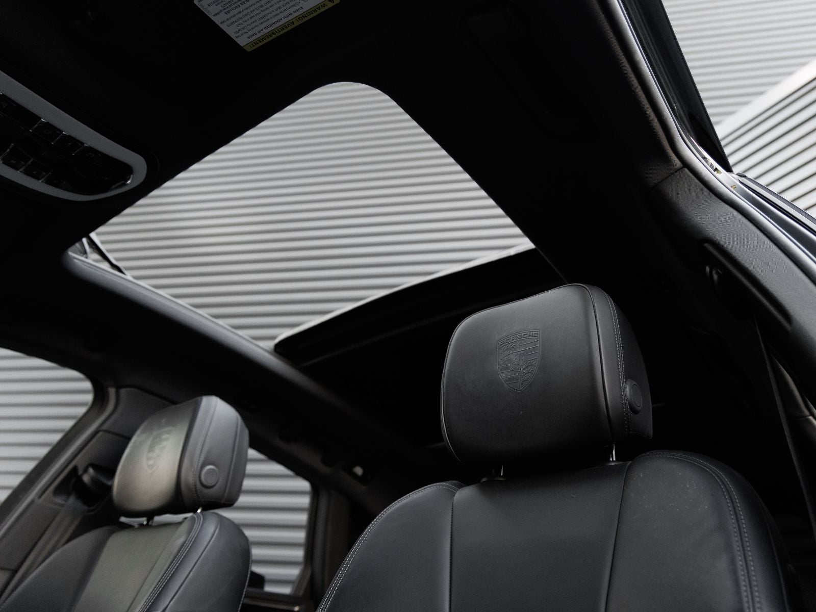 2023 Porsche Macan Base