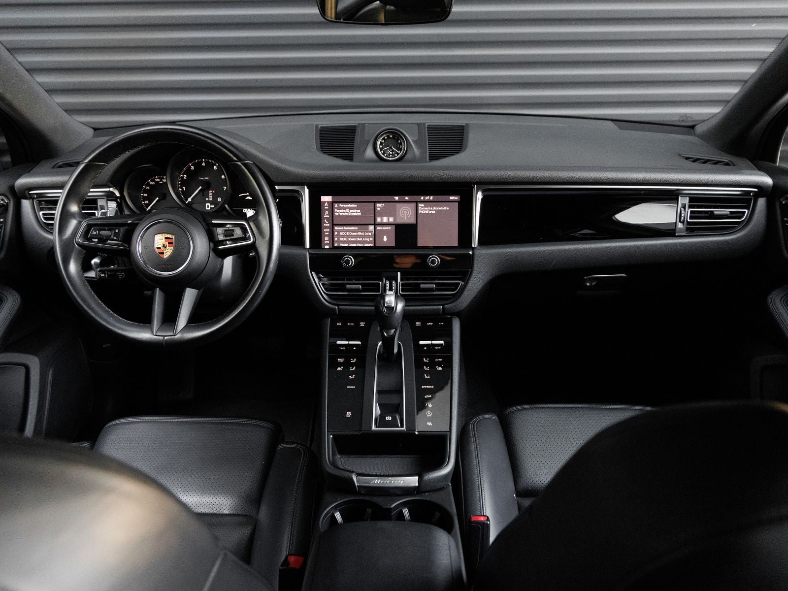 2023 Porsche Macan Base