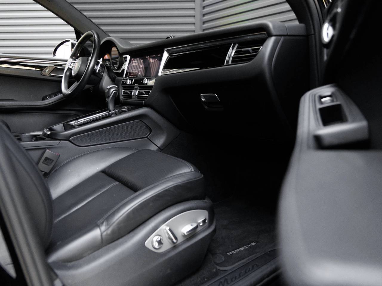2023 Porsche Macan Macan