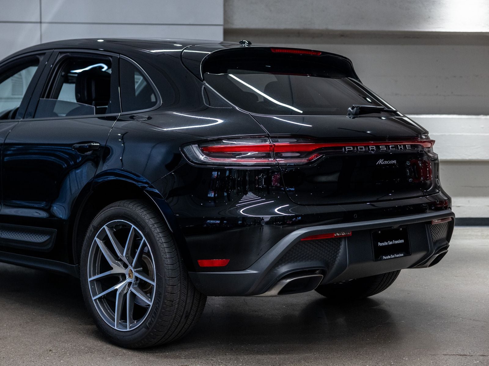 2024 Porsche Macan Base