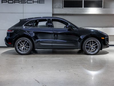 2024 Porsche Macan Base