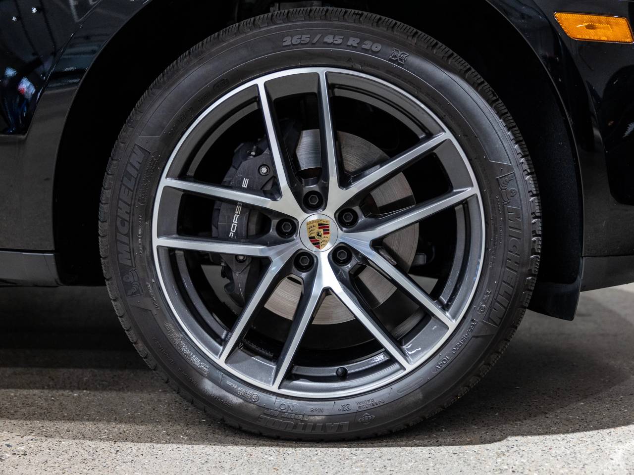 2024 Porsche Macan Base