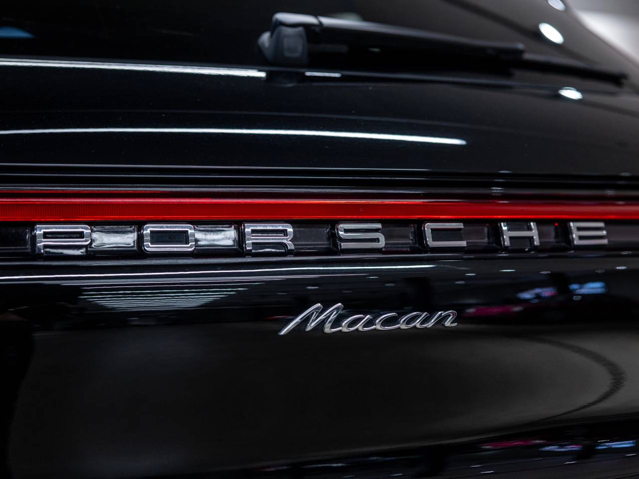 2024 Porsche Macan Base