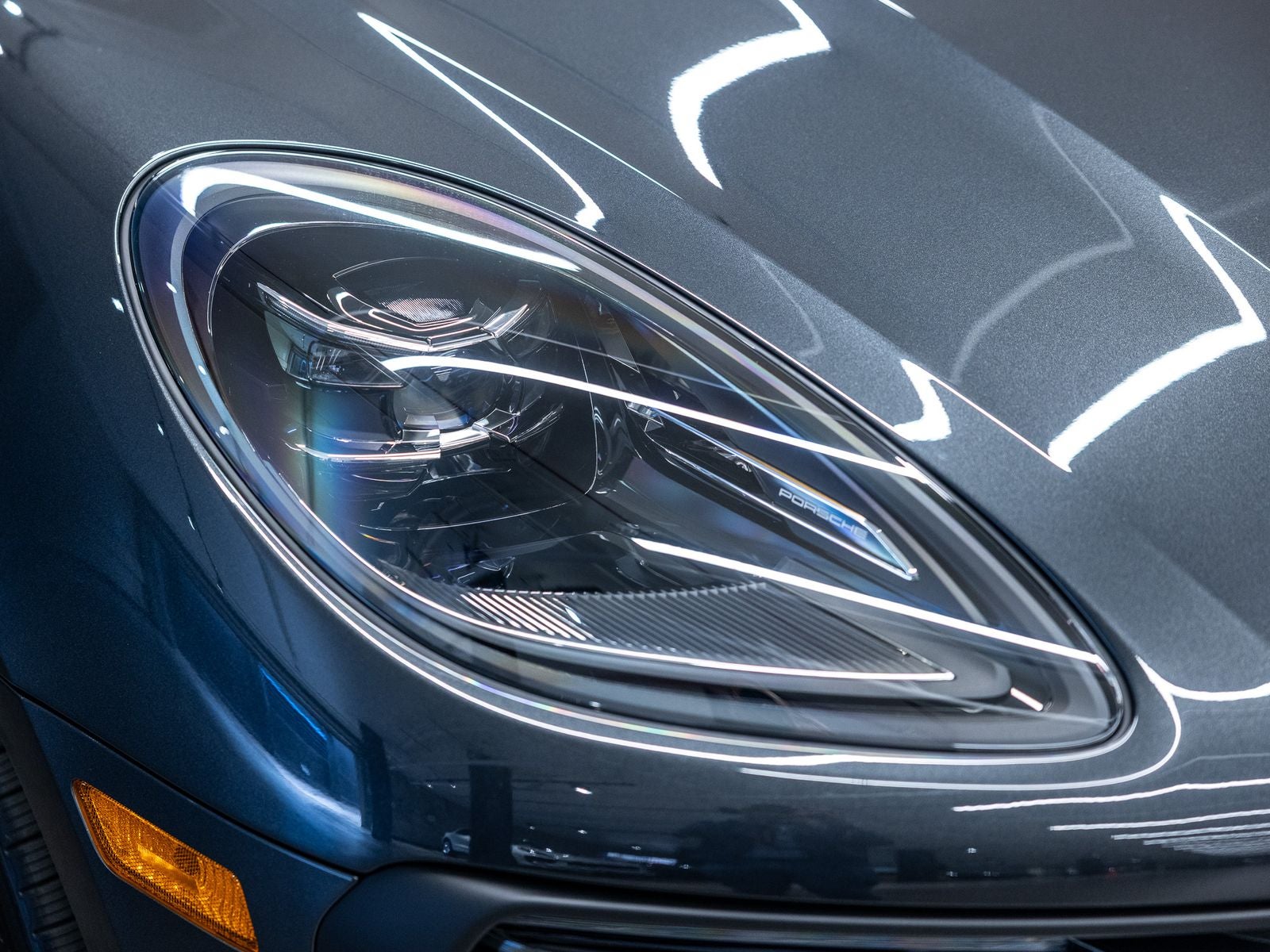 2026 Porsche Macan Base