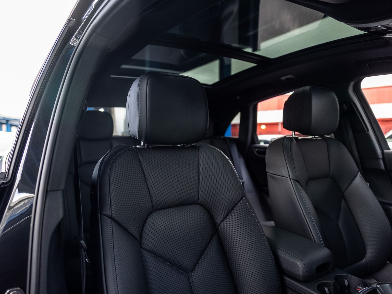 2026 Porsche Macan Base
